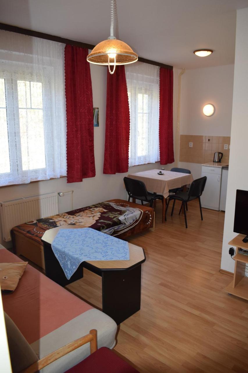 Penzion Ve Starem Krame 147 Srbska Kamenice Exterior photo